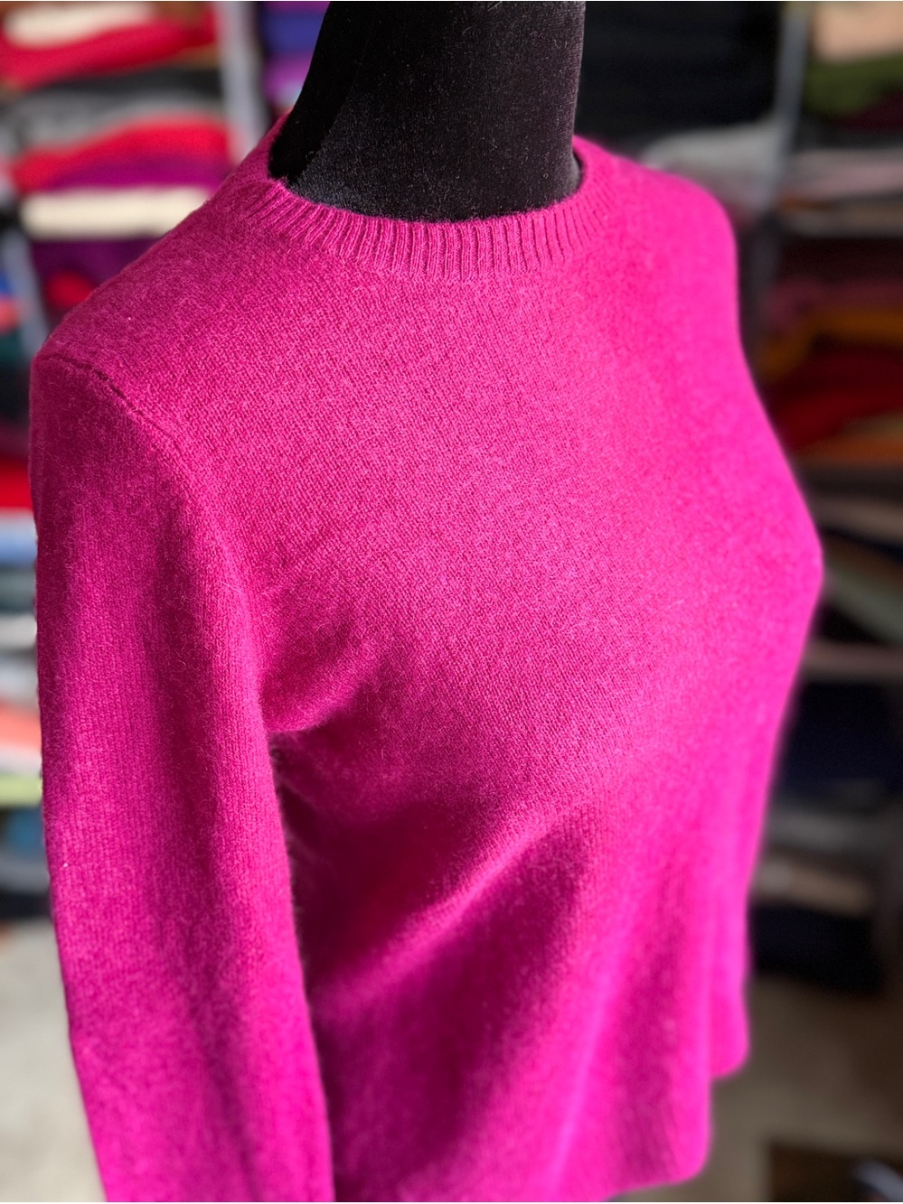 Classic Women's Crewneck Cashmere Sweater in Bright Fuchsia